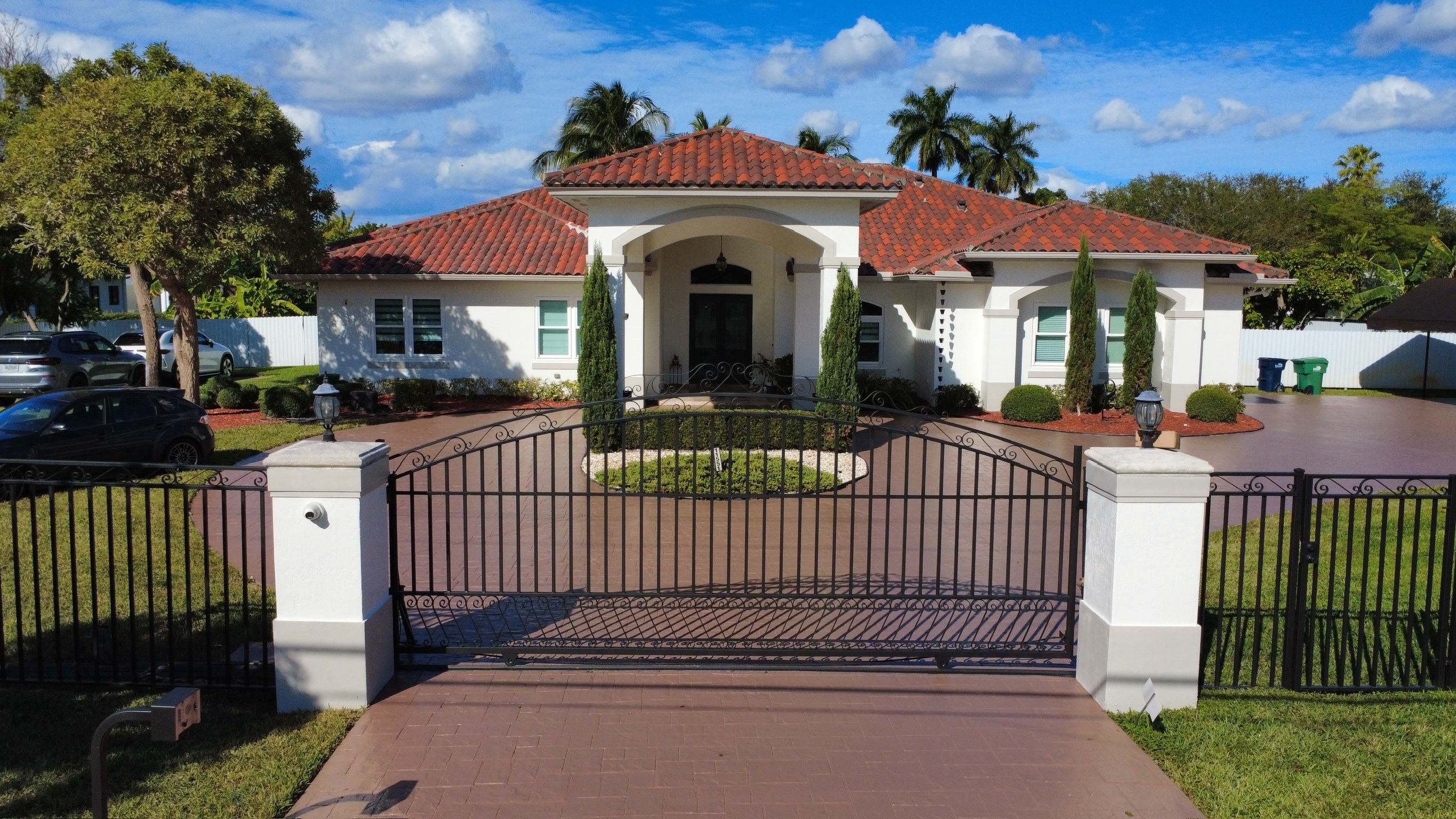 Exterior house painting project in South Florida